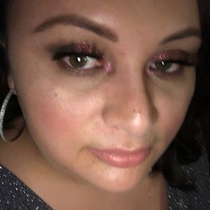 Meet your Posher, Adara